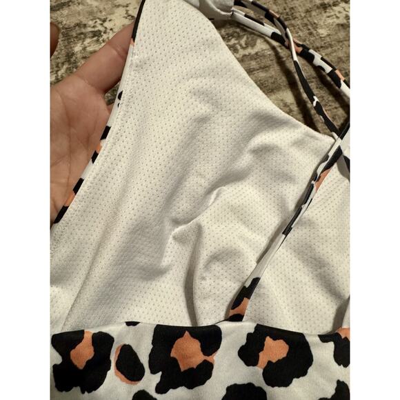 SHEIN Curve Women’s Scoop Neck, Cross Cross Spaghetti Strap Sports Bra - 3XL - Picture 5 of 10